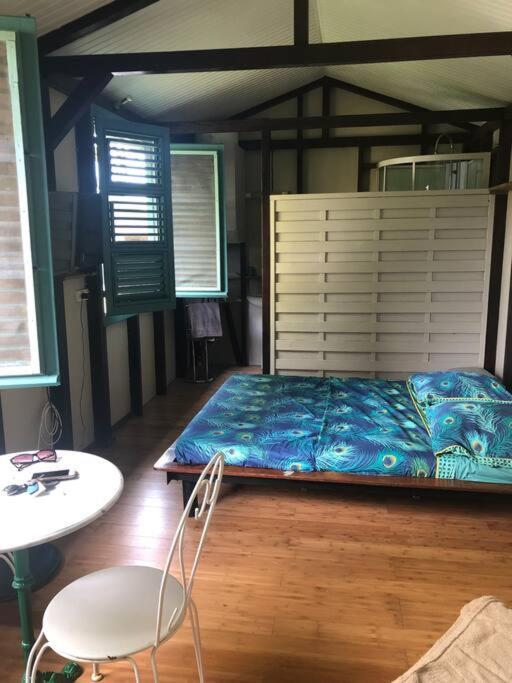 Charmant Bungalow Avec Piscine Saint-Joseph Kültér fotó